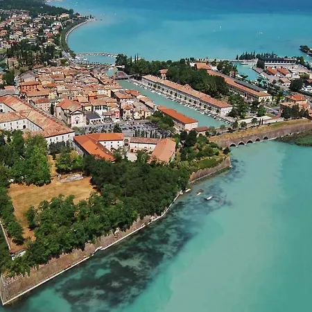 Peschiera - Navetta Gratis Gardaland Apartment Peschiera del Garda